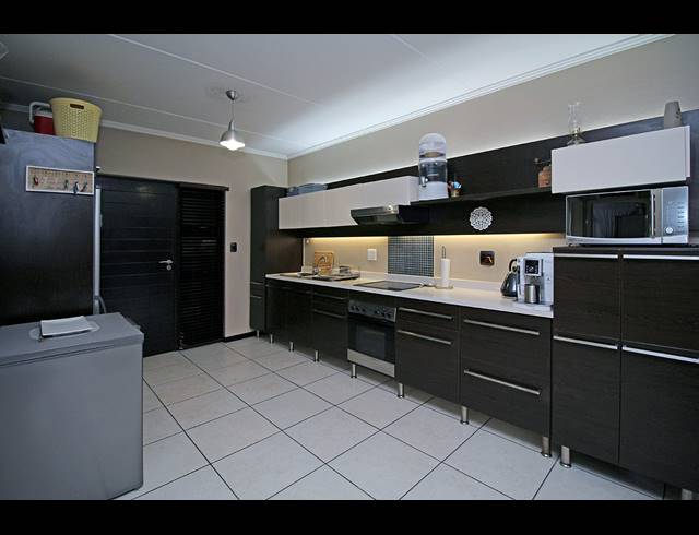 2 BEDROOM APARTMENT FOR SALE IN GREENSTONE HILL